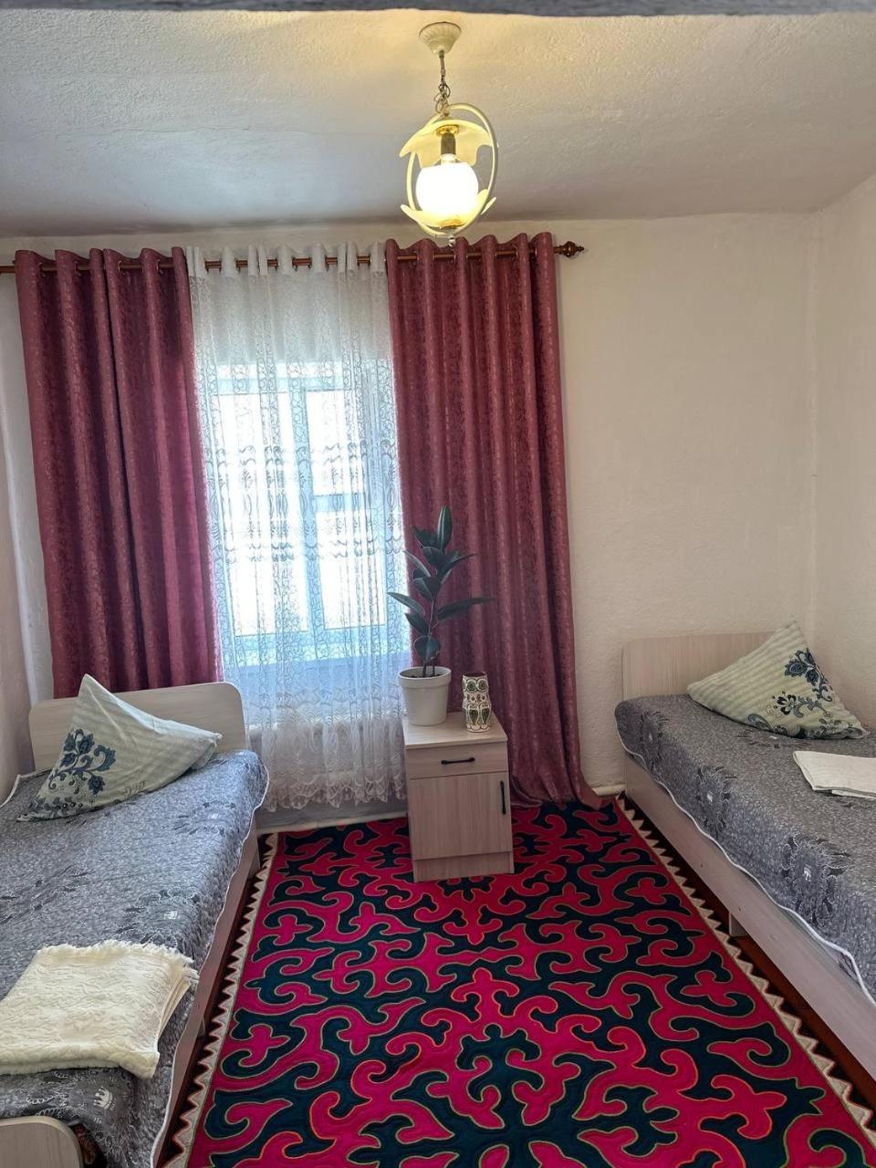 Nomad Guest House Kochkor Eksteriør bilde